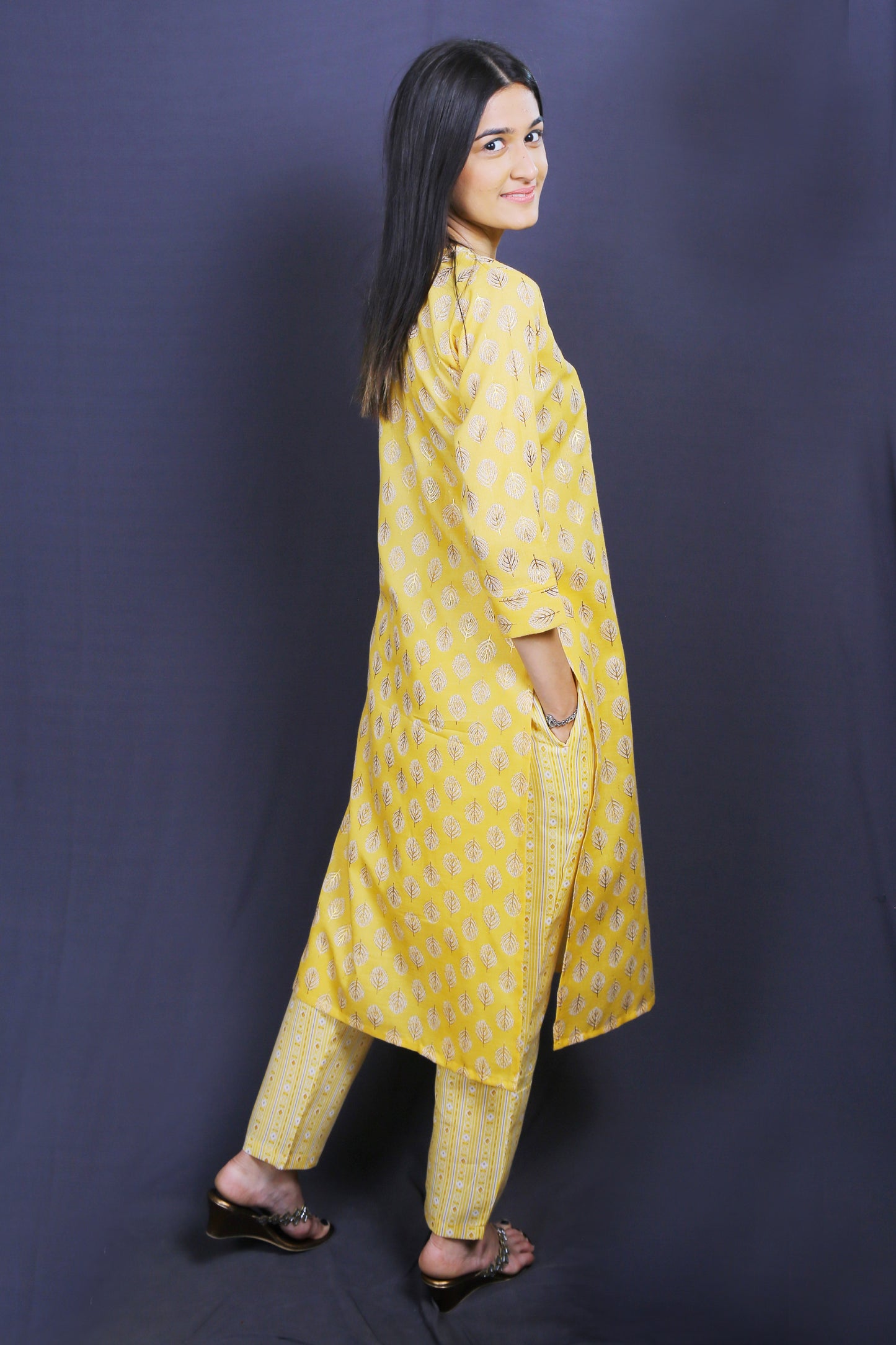 Women Yellow Ethnic Print Straight Kurta Set 3/4th sleeves
