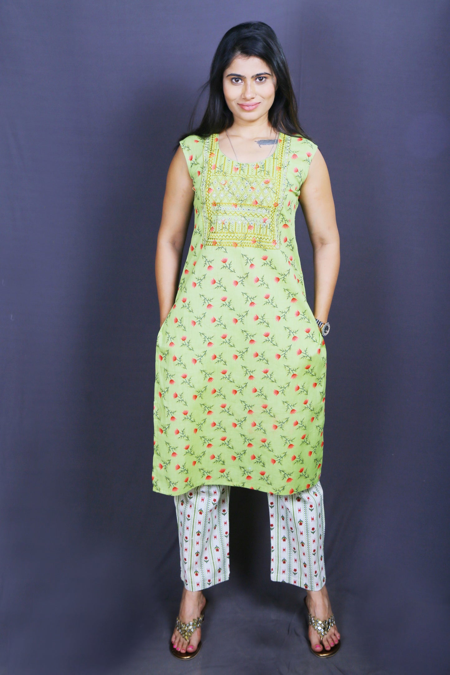 Women Green Ethnic Print Straight Kurta Set Sleeveless