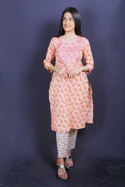 Women Peach Ethnic Print Straight Kurta Set with 3/4th sleeves