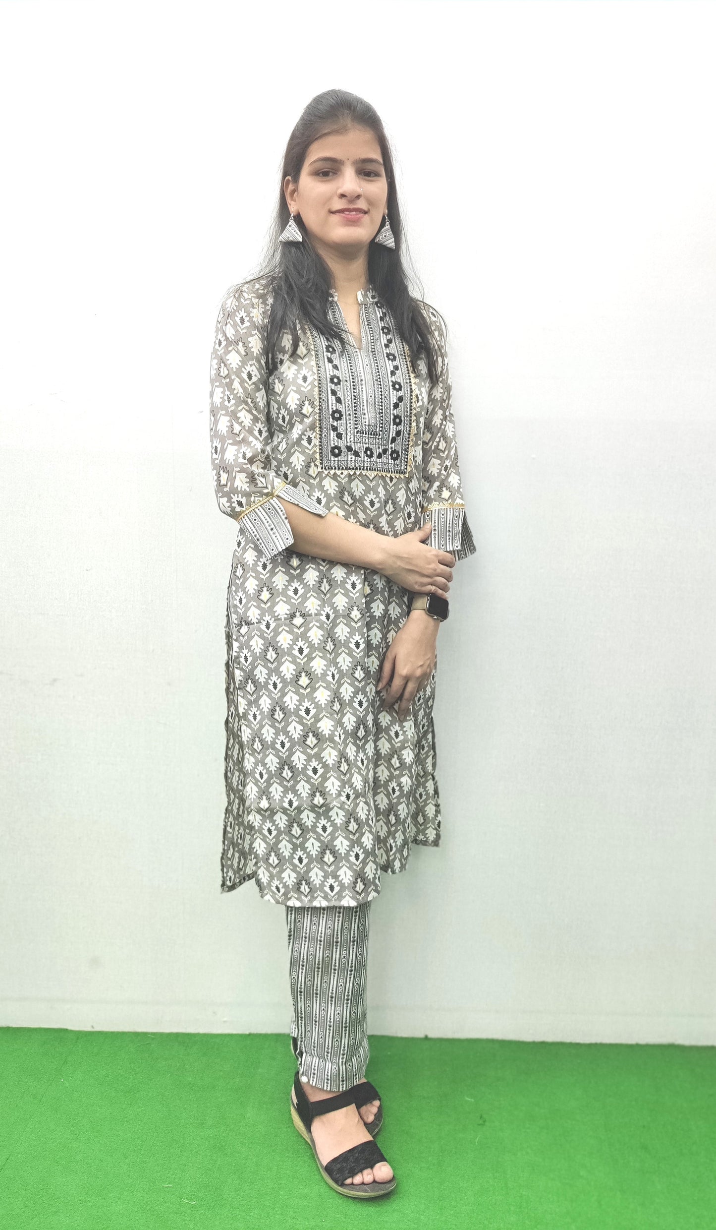 Women Grey and White Ethnic Print Straight Kurta Set with embroidery