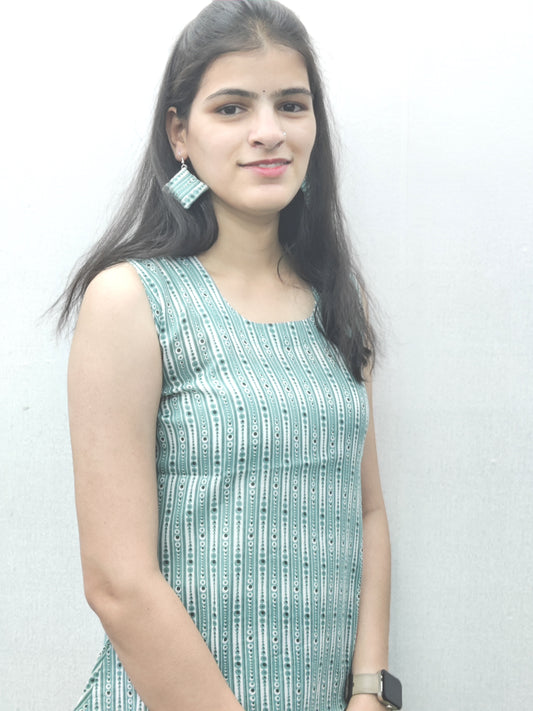 Women Green Cotton Sleeveless Top